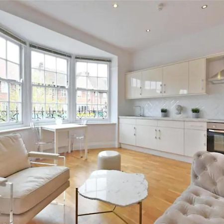 Luxury 3 Bed Apartment - Huge Outdoor Terrace & Amazing Transport Links ลอนดอน ภายนอก รูปภาพ
